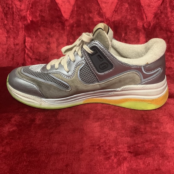 GUCCI Sneakers - Picture 15 of 16